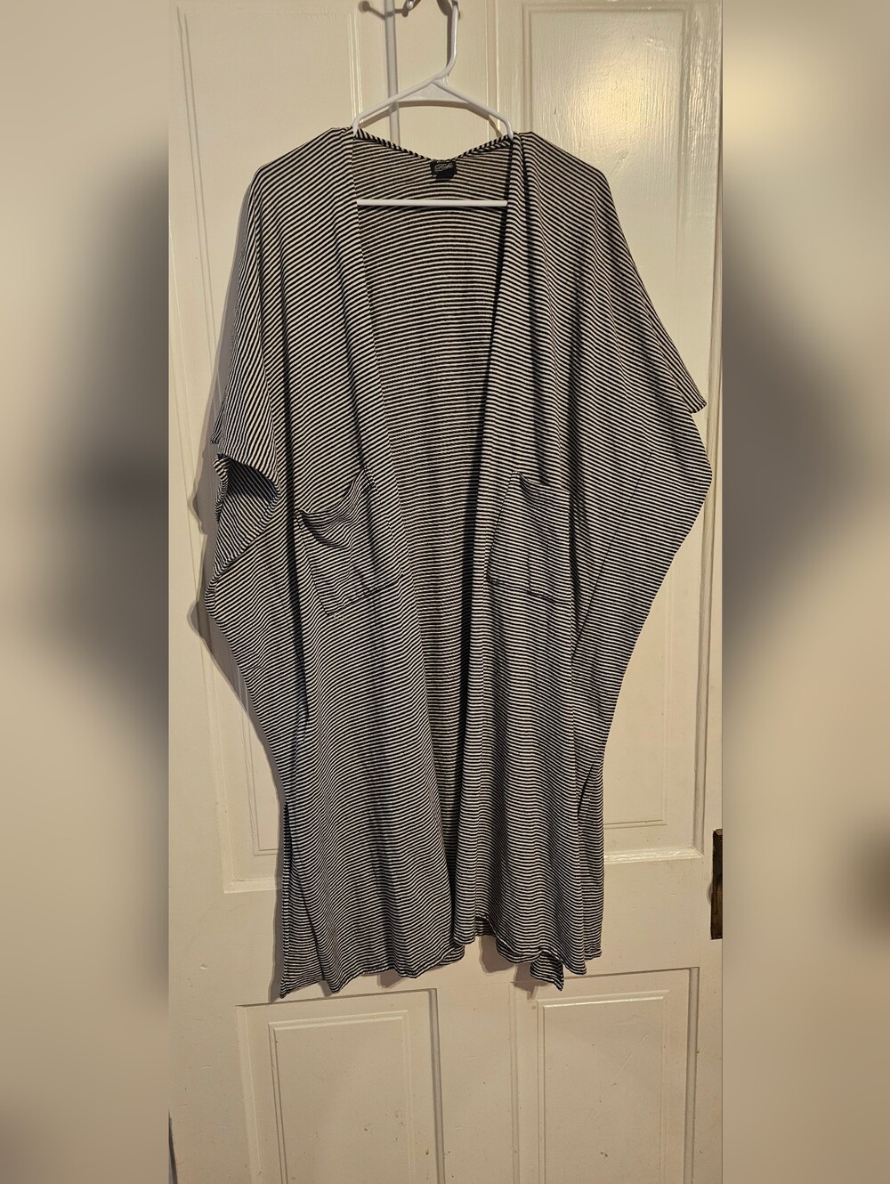 Striped Open-Front Women's Poncho Shrug - Black & White